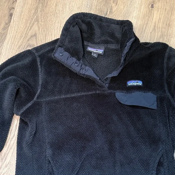 Patagonia Black Fleece Pullover - Picture 3 of 6